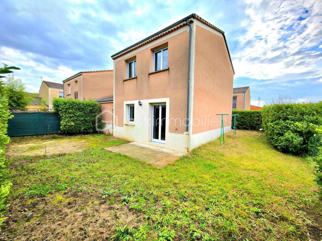 Maison à MONTELIMAR
