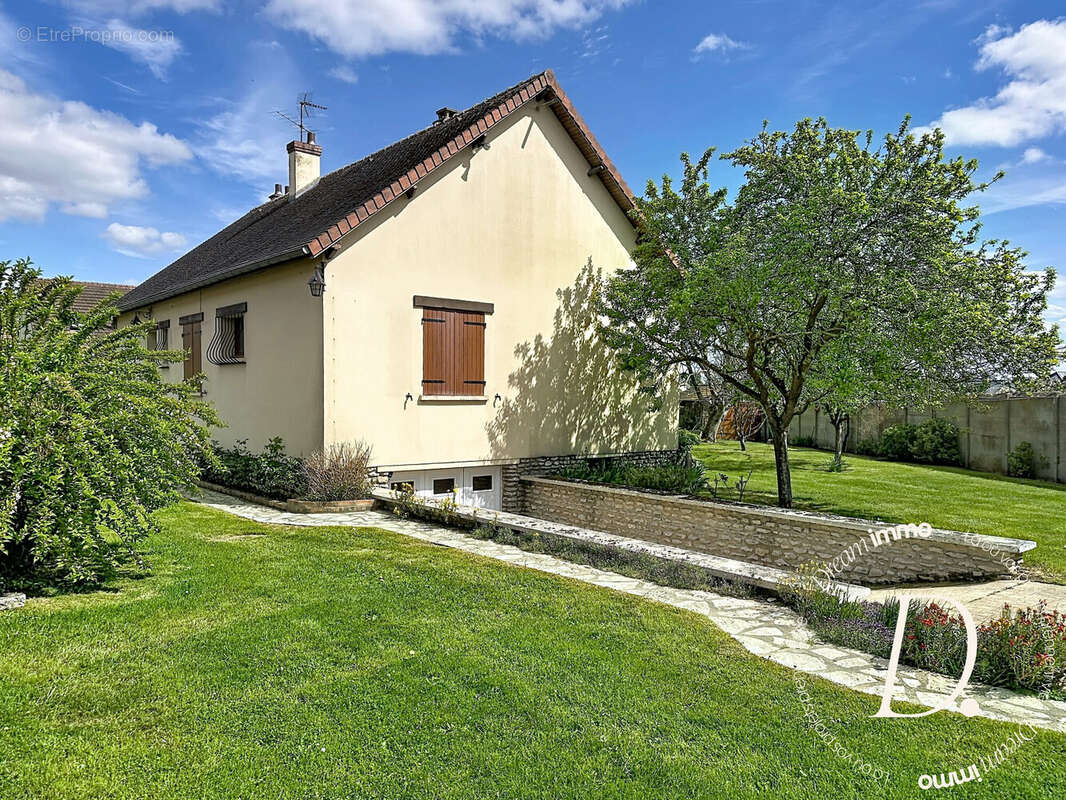 Maison à CIVIERES