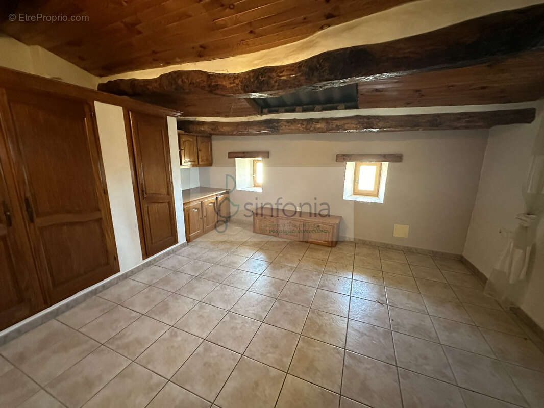 Maison à ALLEGRE-LES-FUMADES