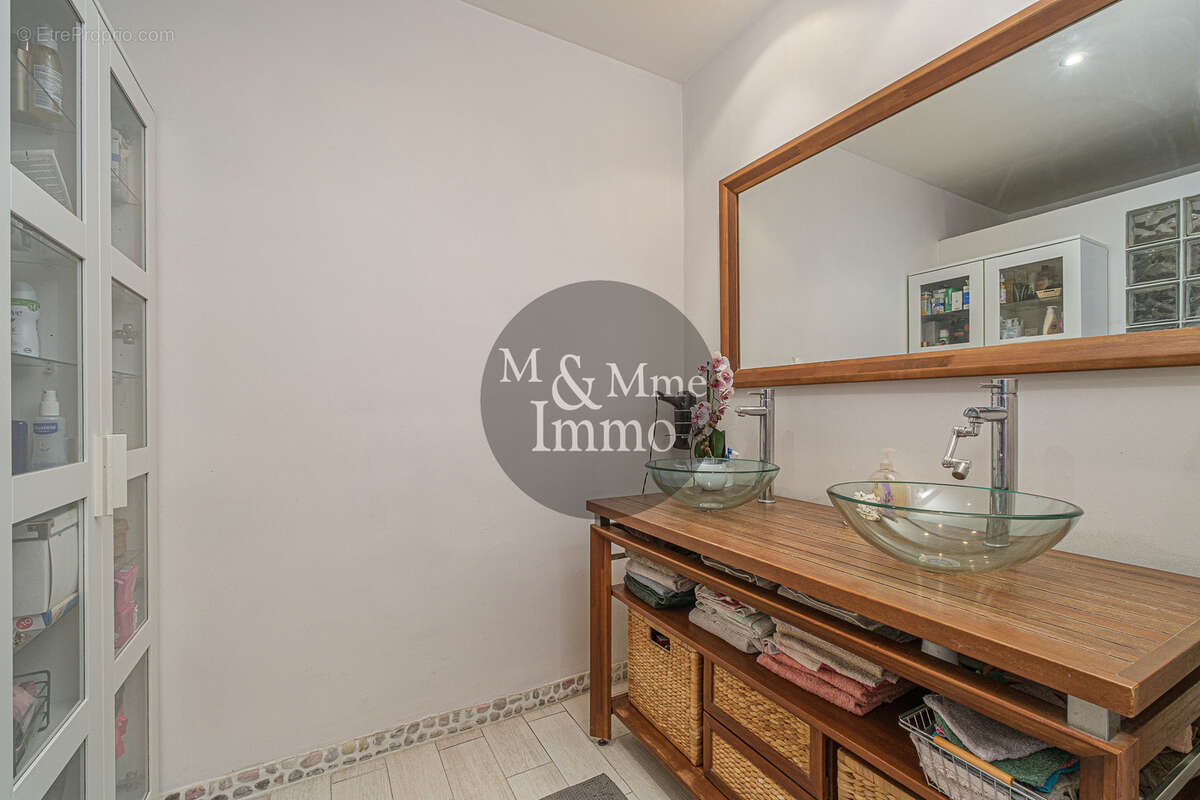 Appartement à MARSEILLE-9E