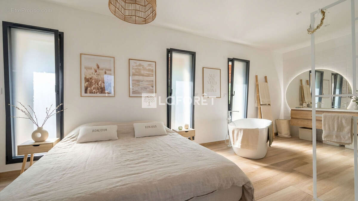 Maison à SAINT-CYR-SUR-LOIRE