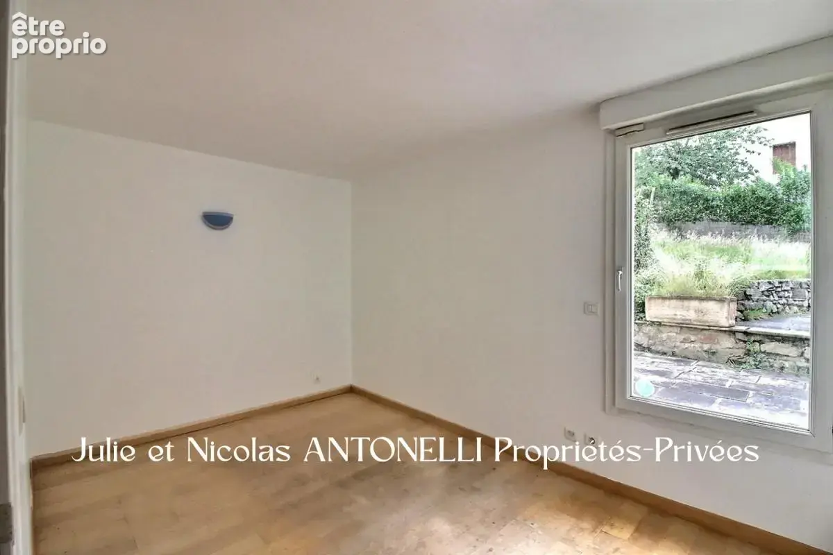 LA FOUILLOUSE (42480) Maison en pierre 212m² habitables 6 chambres garage et jardin - photo 16