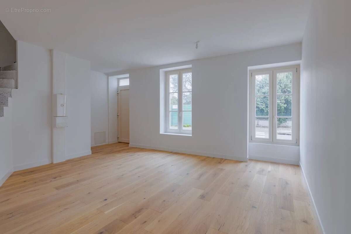 Appartement à SAINT-GENIS-LAVAL
