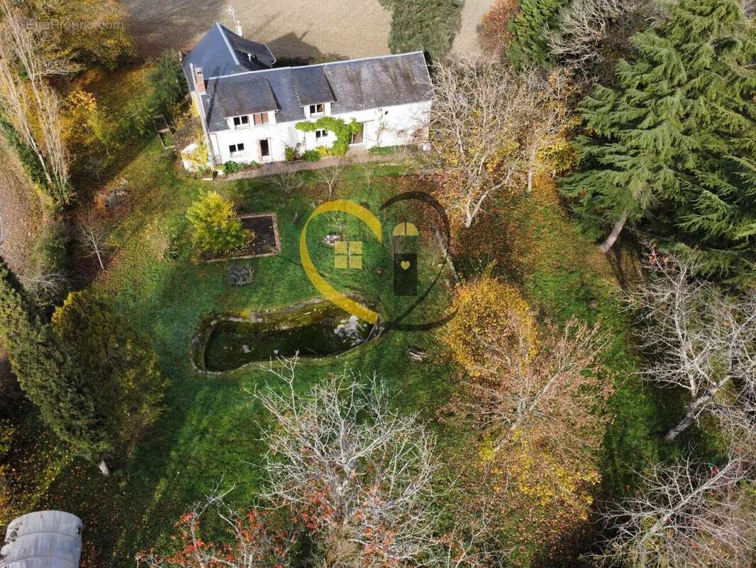 Maison à SENS-BEAUJEU