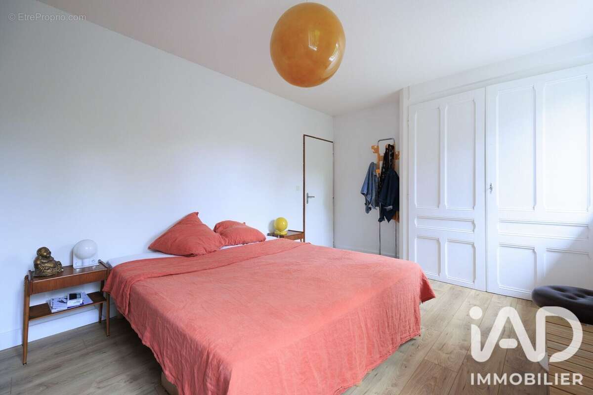 Photo 6 - Appartement à SAINT-GENIS-LES-OLLIERES