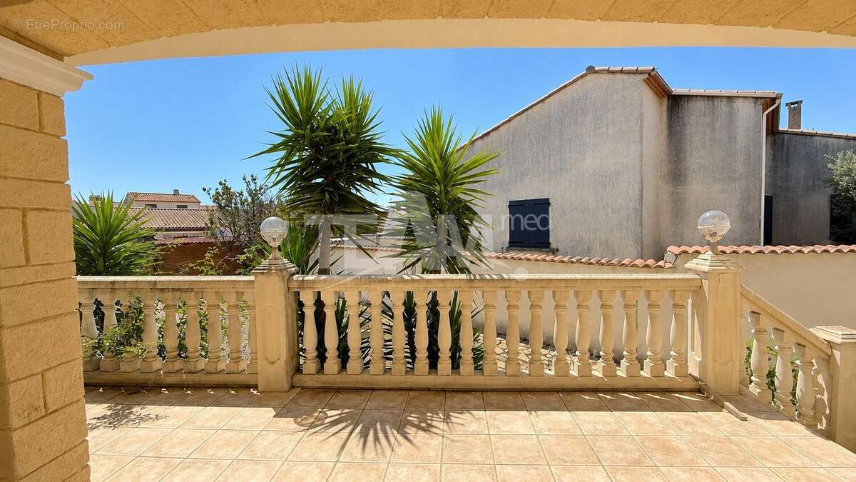 Maison de 330 m² divisé 3 logements - photo 14