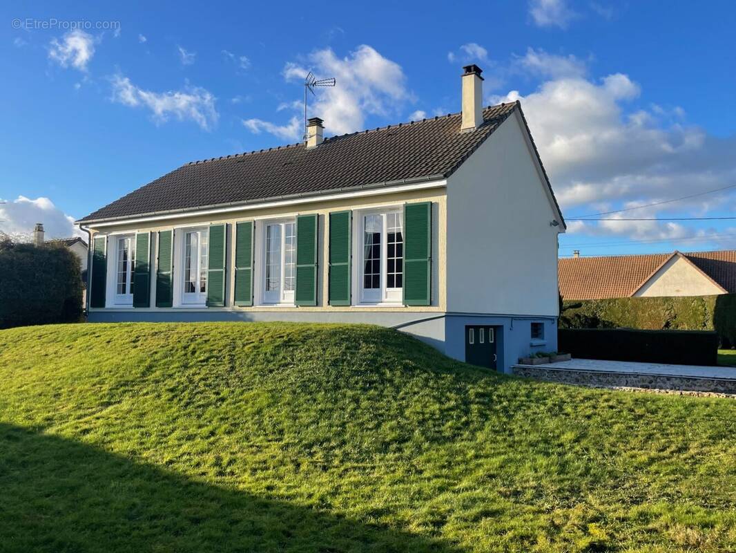 Maison à MENNEVAL