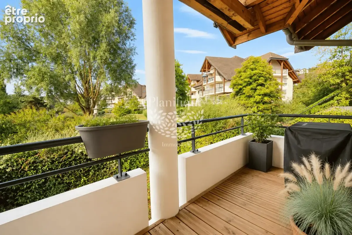Appartement à POISY