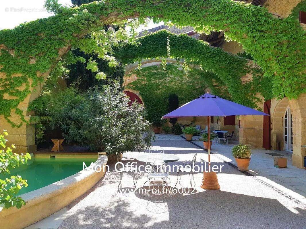 Référence : 6002-VCL. - Maison de Maître du XVII - Cours intérieure et piscine - 20 minutes d'Aix en Provence - photo 16