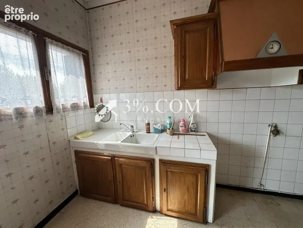 Maison à rénover sur 3 niveaux avec garage - photo 3