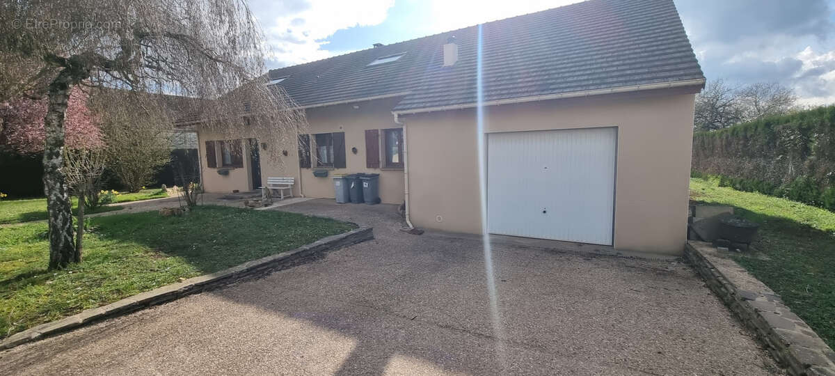 Maison à MICHERY