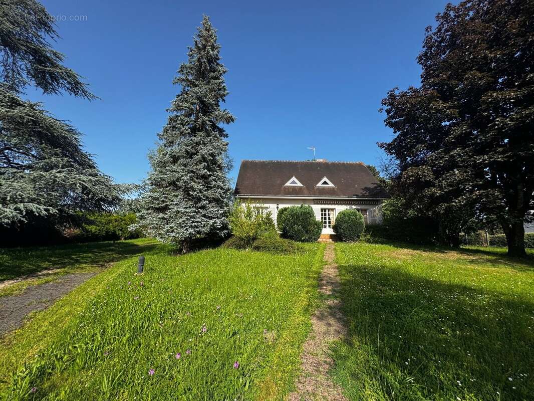 Maison à LIVRY-SUR-SEINE