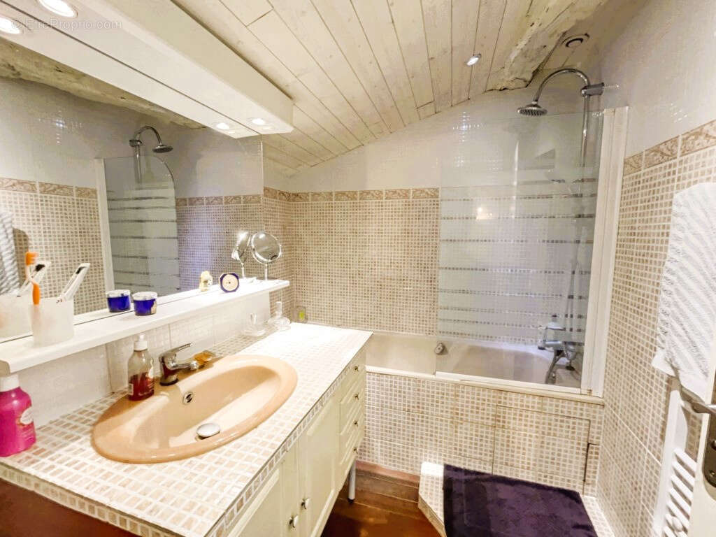 Grande maison de caractère 295 m2 sur terrain rare de 1 866 m2   Fort potentiel - photo 12