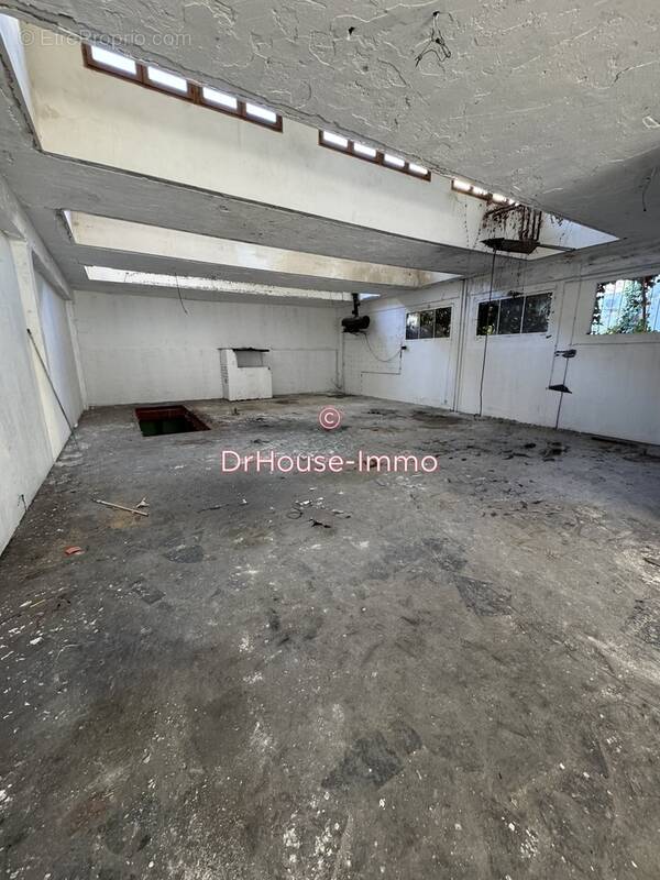 Commerce à MARSEILLE-5E