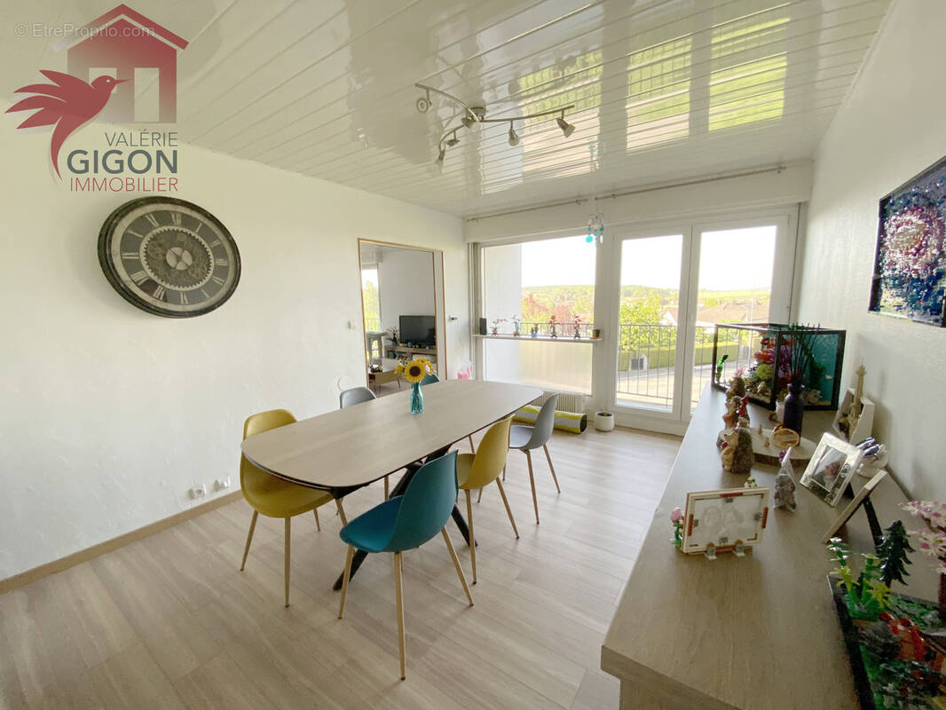 Appartement à GRAND-CHARMONT