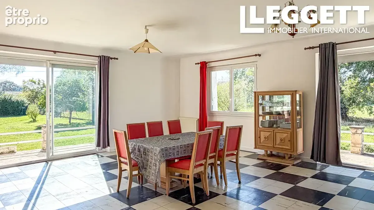 Dans village Nord du Lot - Maison de plain pied, 2 chambres, beau jardin, terrasse - photo 4