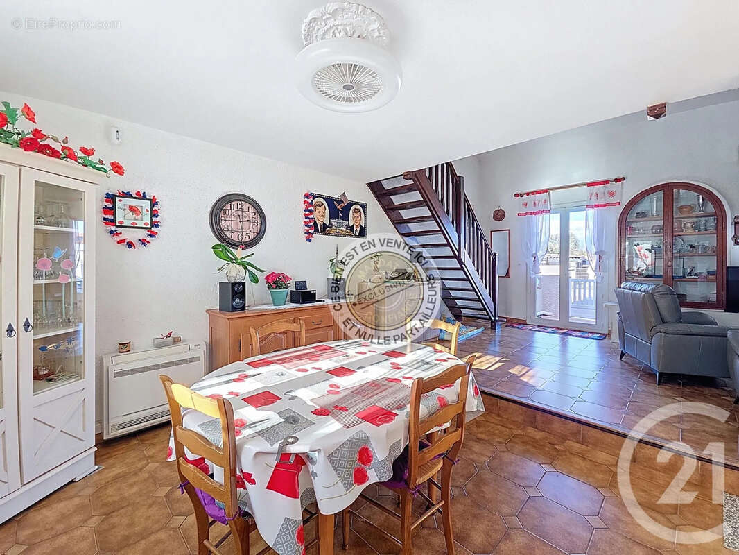 Maison à SAINT-LAURENT-DE-LA-SALANQUE