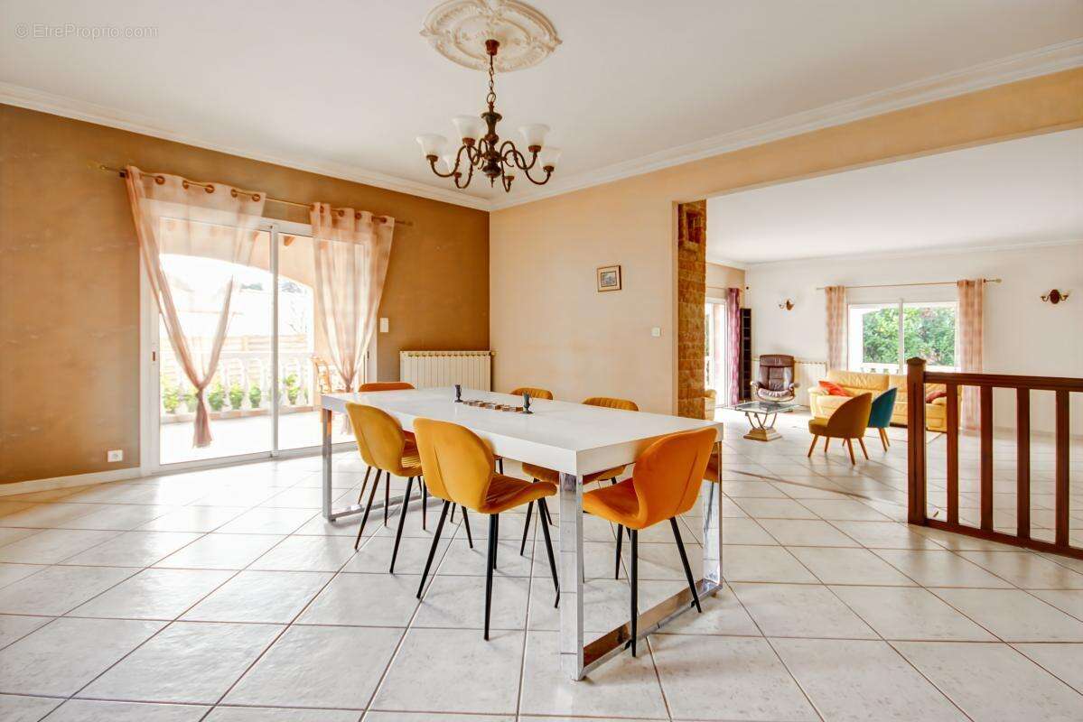 Maison à SAINT-JEAN-DE-VEDAS