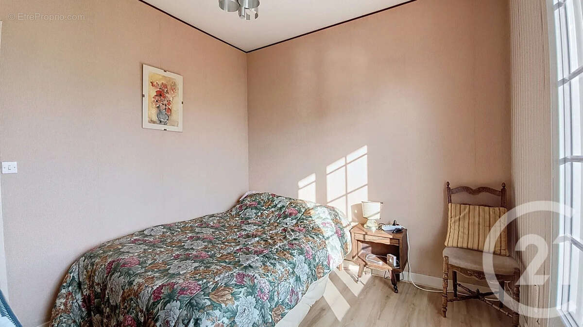 Maison à SAINT-CYR-SUR-LE-RHONE