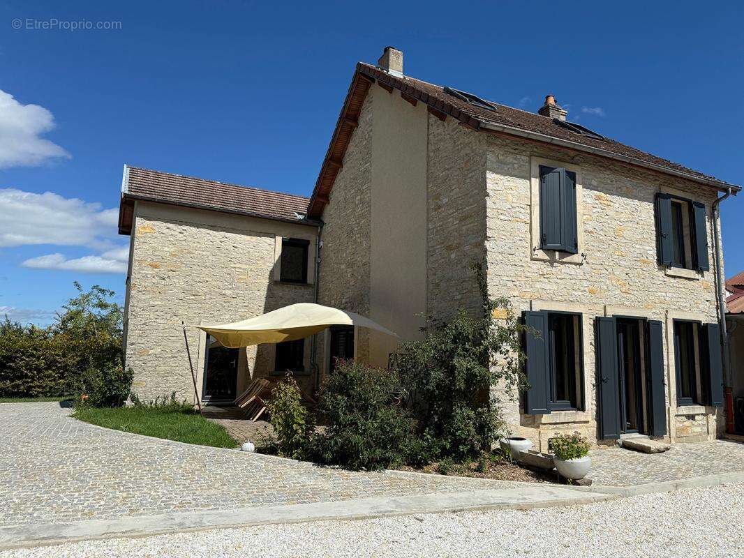 Maison ancienne de 7 pièces 190 m2 avec piscine - photo 2