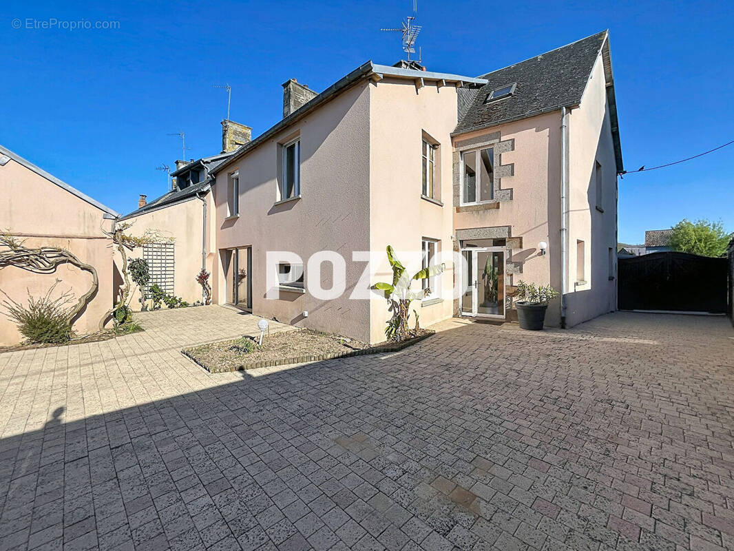 Maison à SAINT-LAURENT-DE-CUVES