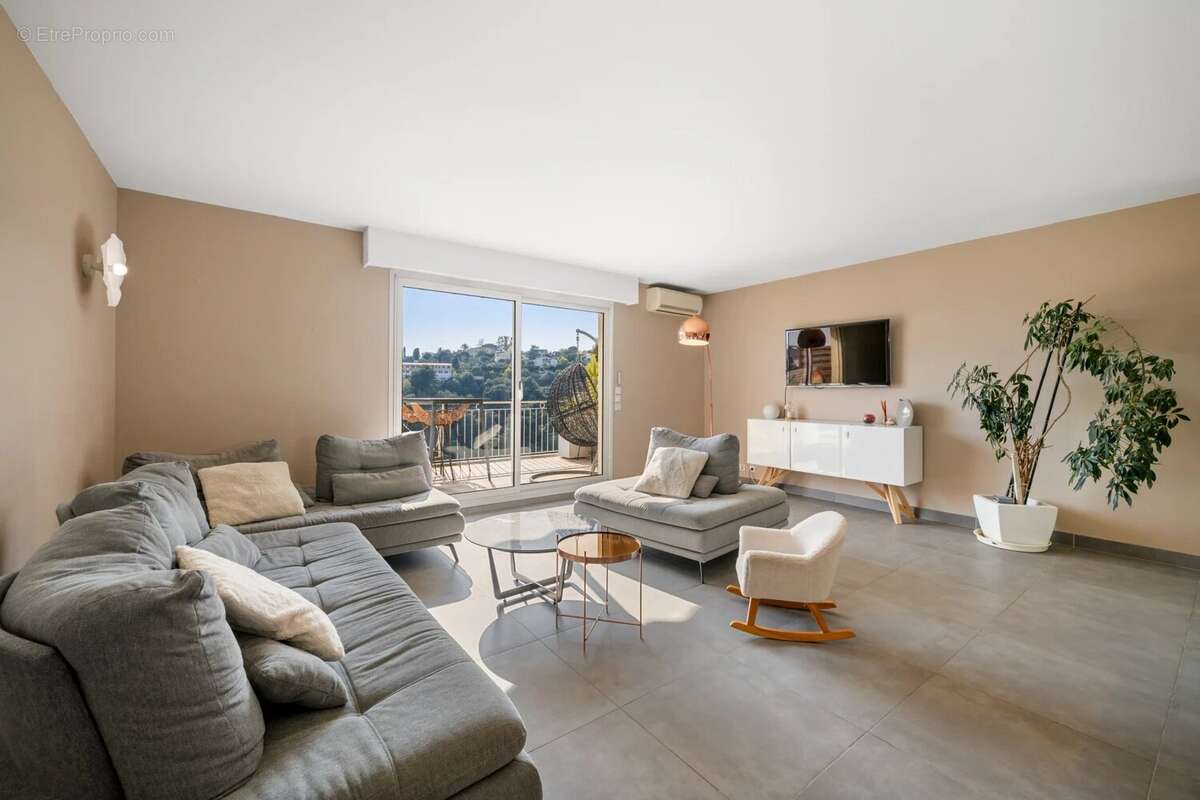 Nice – ouest - 5 pièces – 100 m² – terrasse – aperçu mer – piscine – parking - photo 5