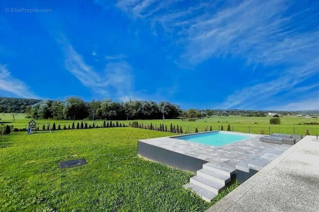 Maison à L&#039;ISLE-SUR-LE-DOUBS