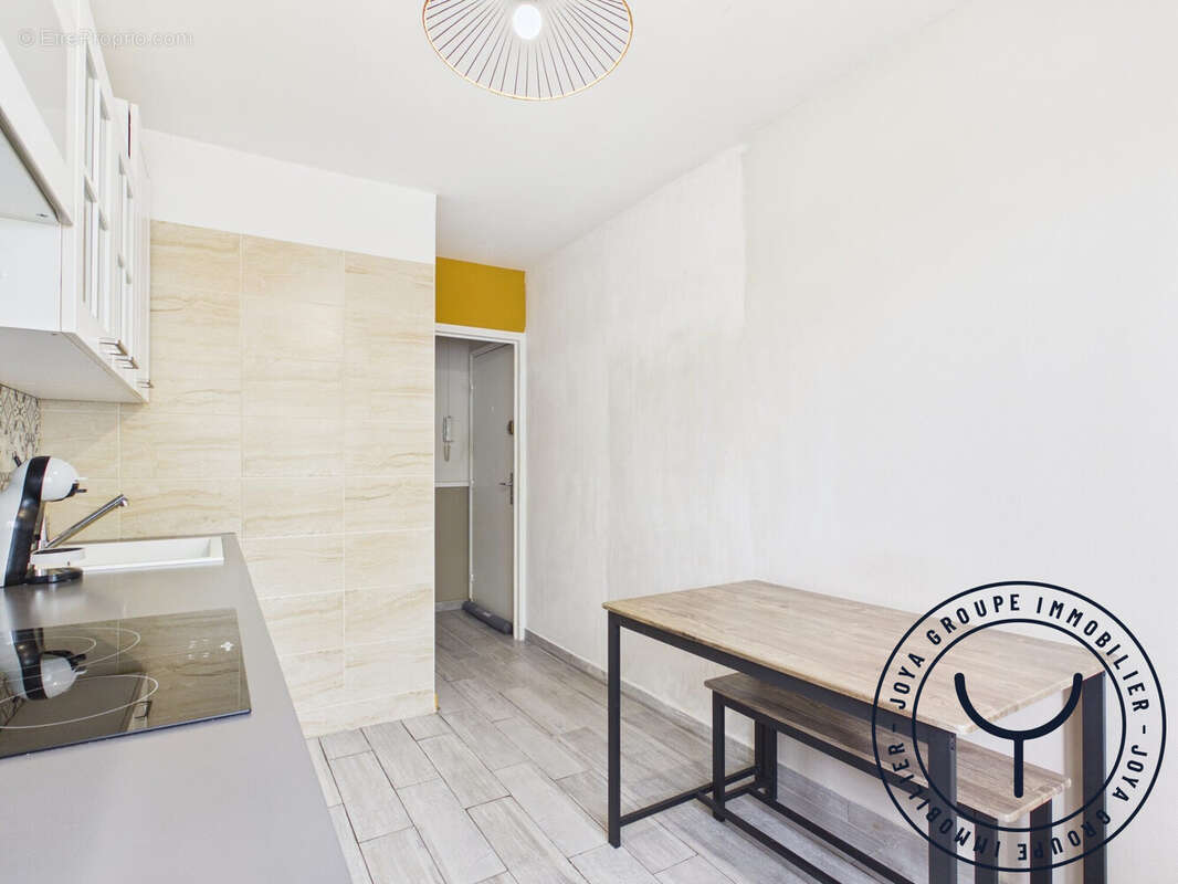 Appartement 53 m² à La Chapelle-Saint-Luc  - photo 8