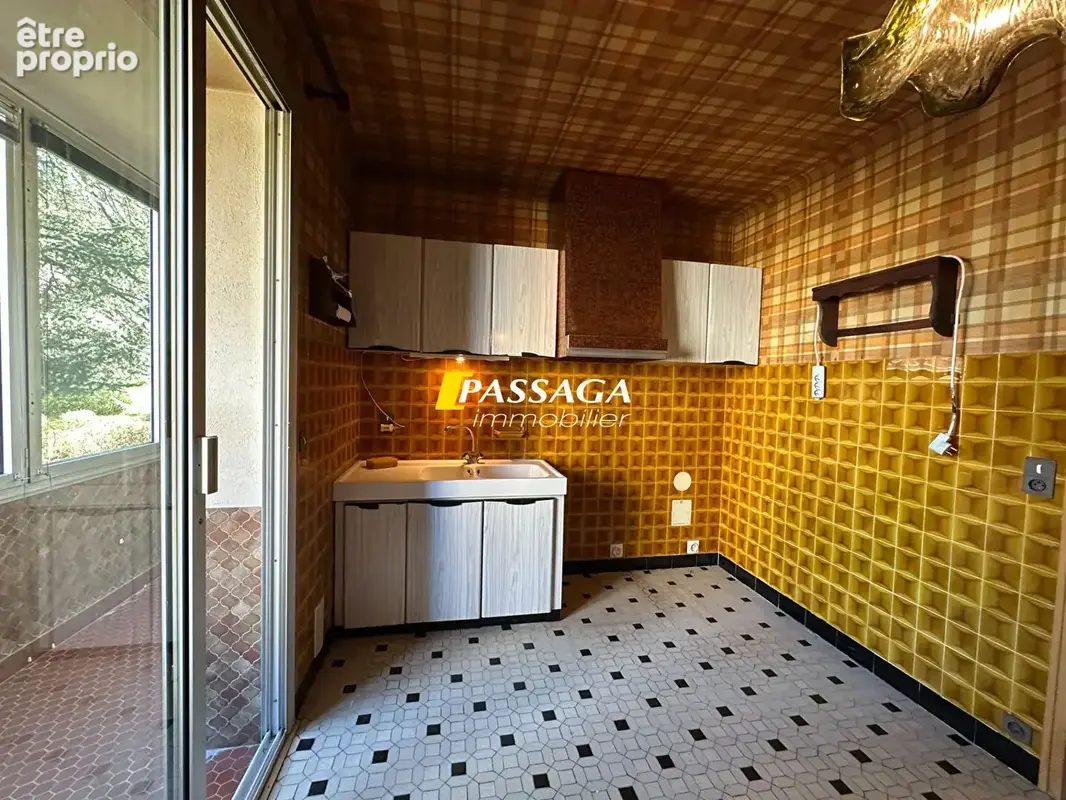 A VENDRE - Appartement de type 3/4 avec garage et cave - RODEZ - photo 5