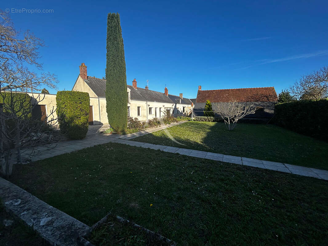 Maison à CONTRES