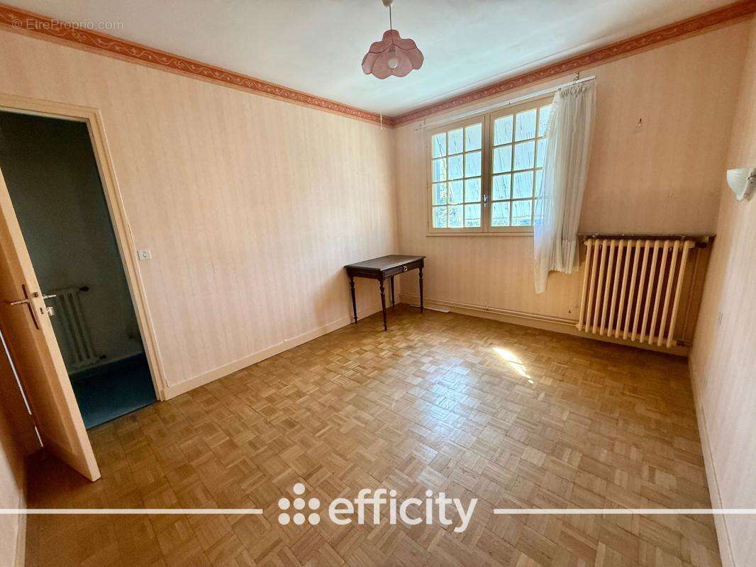 Maison à LA GUERCHE-DE-BRETAGNE