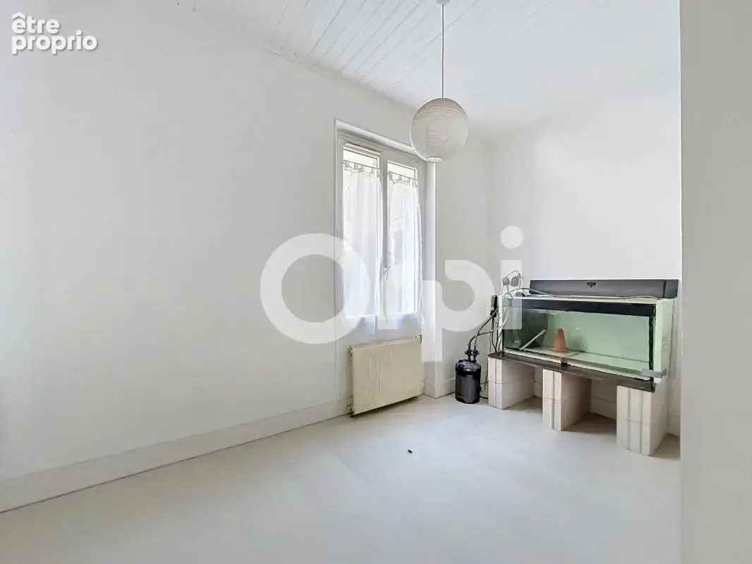 Demeure de caractère en pierre (179 m²) – Charme, volumes & potentiel mixte - photo 18