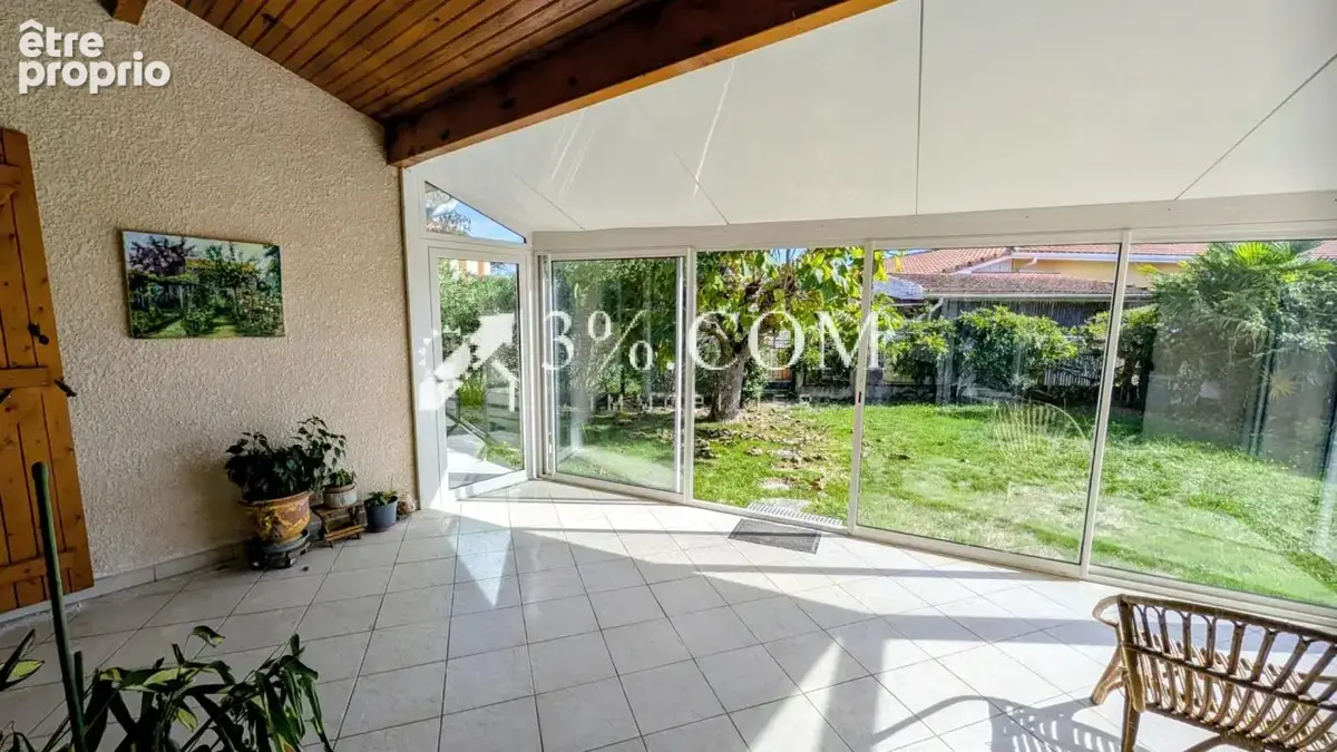 Maison de plain-pied avec 4 chambres, véranda et double gara - photo 7