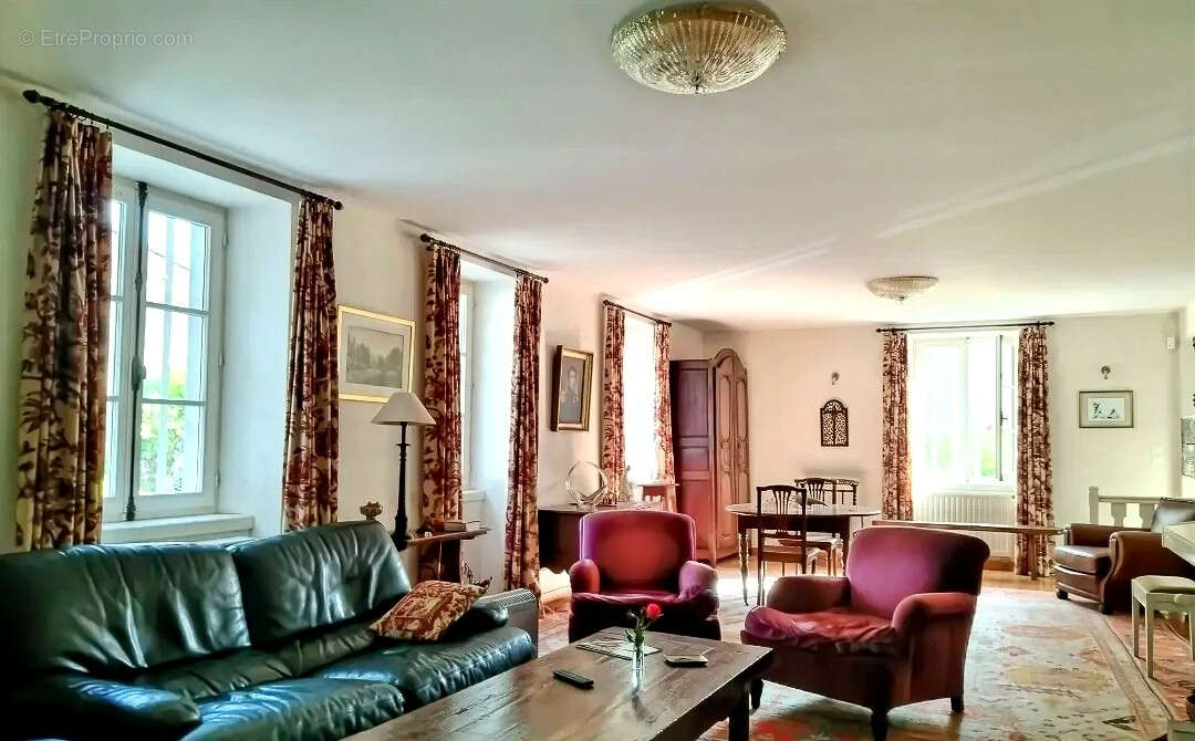 Maison à PORT-LESNEY