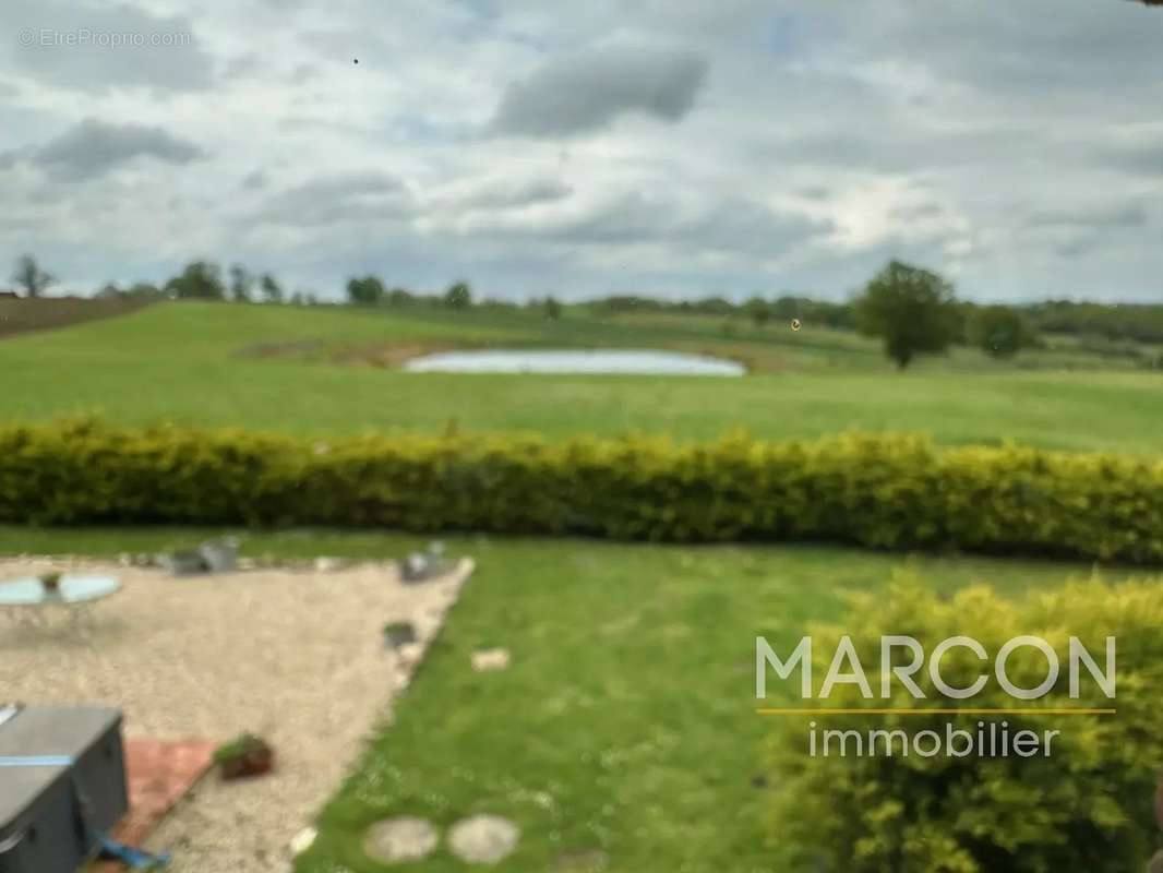 Maison à DUN-LE-PALESTEL