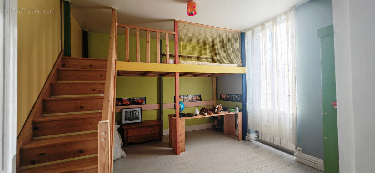 Maison à BELLENAVES