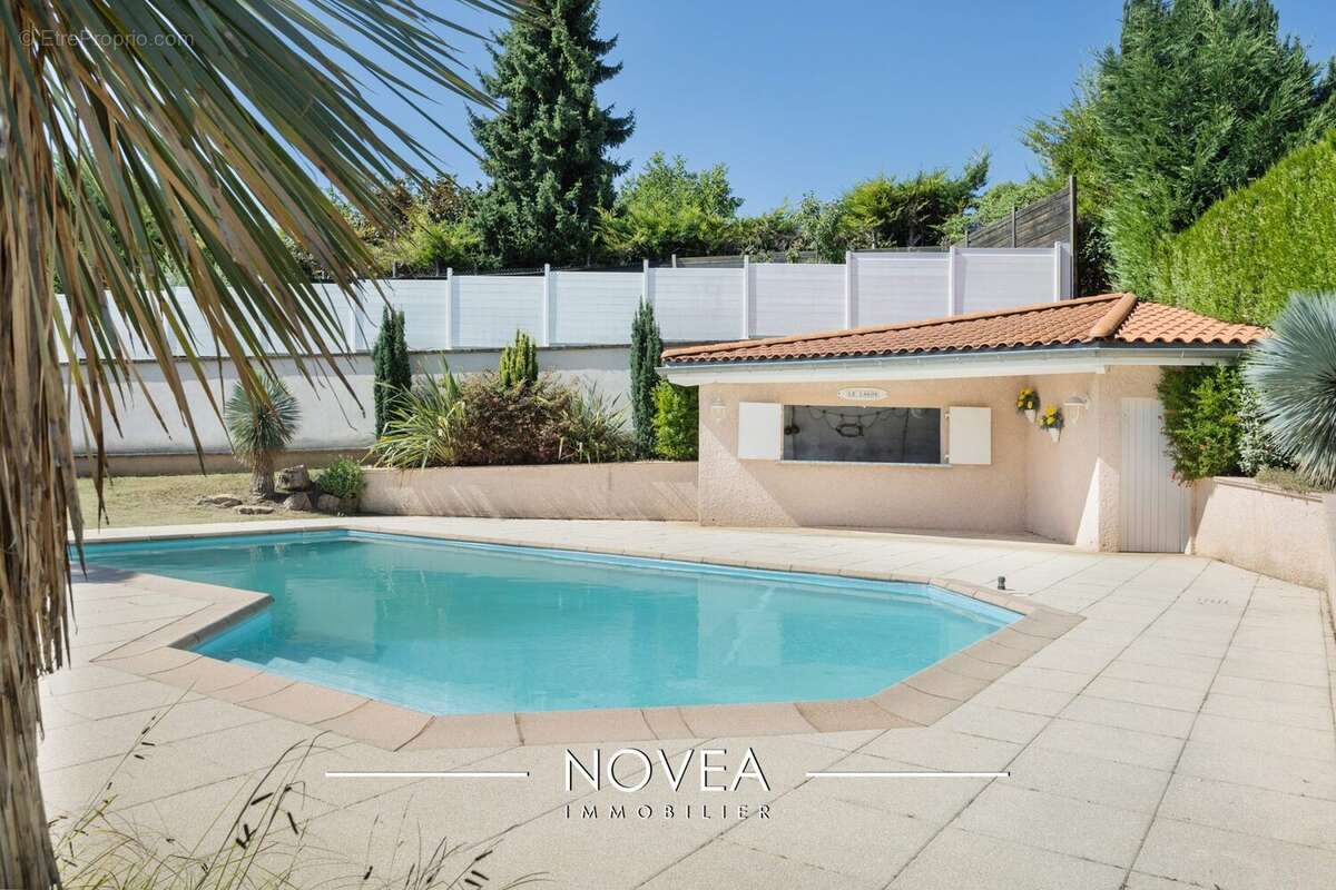 Maison à COLLONGES-AU-MONT-D&#039;OR