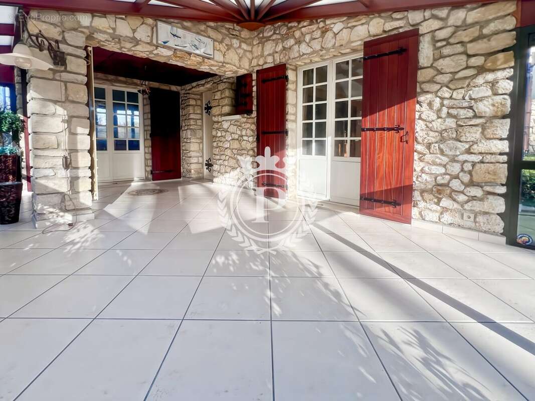 Maison à THOIRY