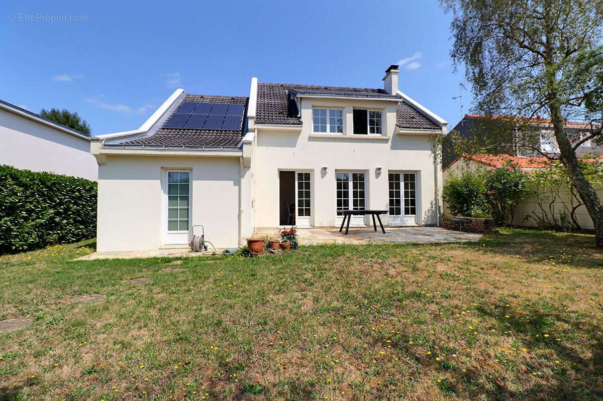 Maison à SAINT-SEBASTIEN-SUR-LOIRE