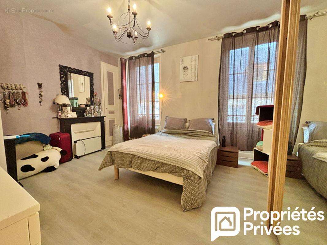 Maison à MEHUN-SUR-YEVRE