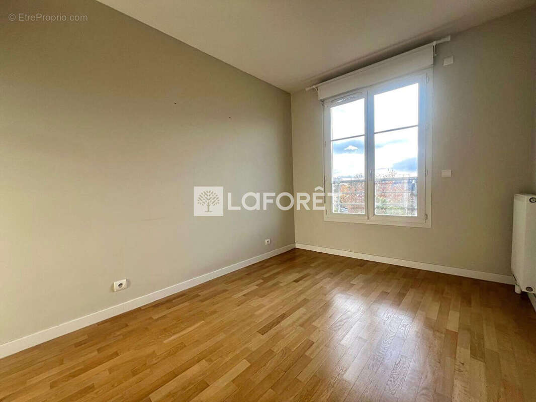 Appartement à SARTROUVILLE