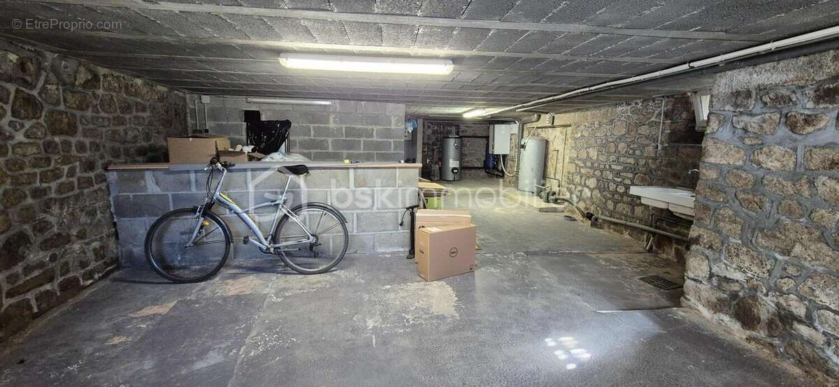 Maison familiale en pierre 161m2 avec 5 chambres, jardin arboré et vie tout à pied à Javené - photo 17