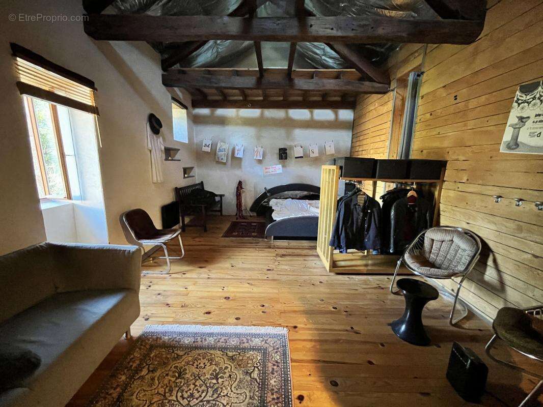 Maison en pierres rénovée + terrain 2400m² - photo 16