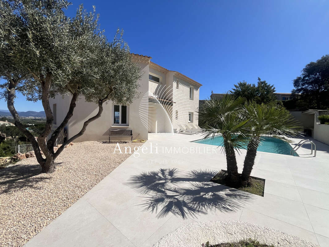 Maison à FREJUS