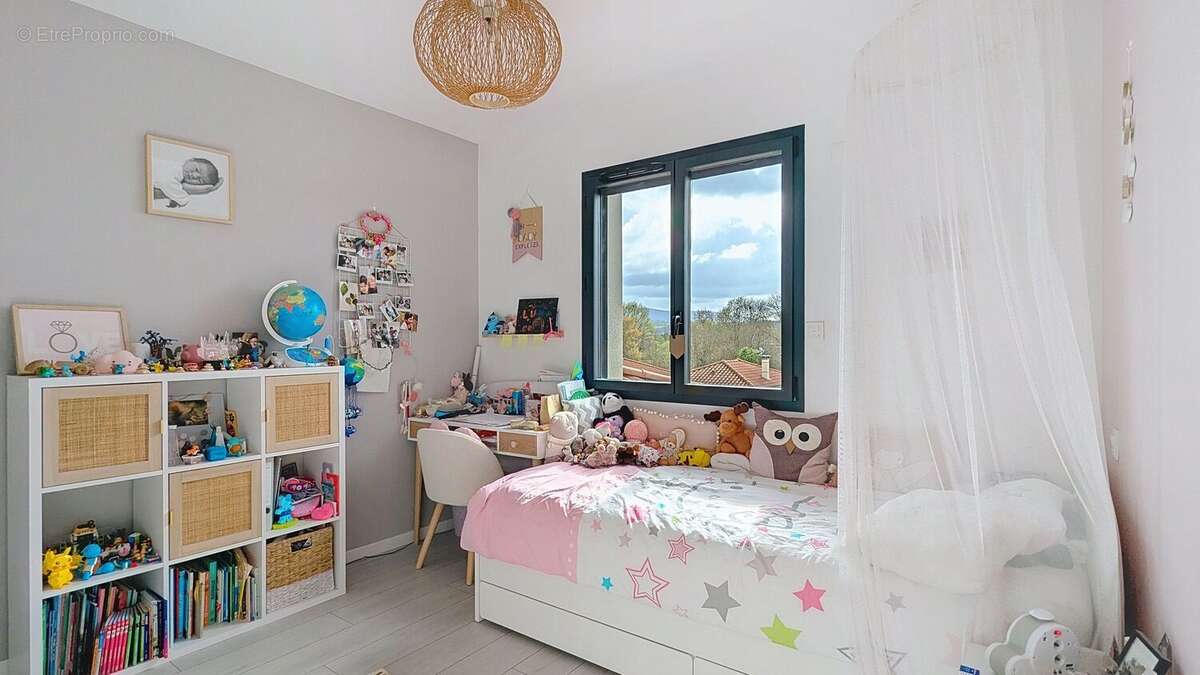 Maison 155 m² à Lozanne  - photo 31