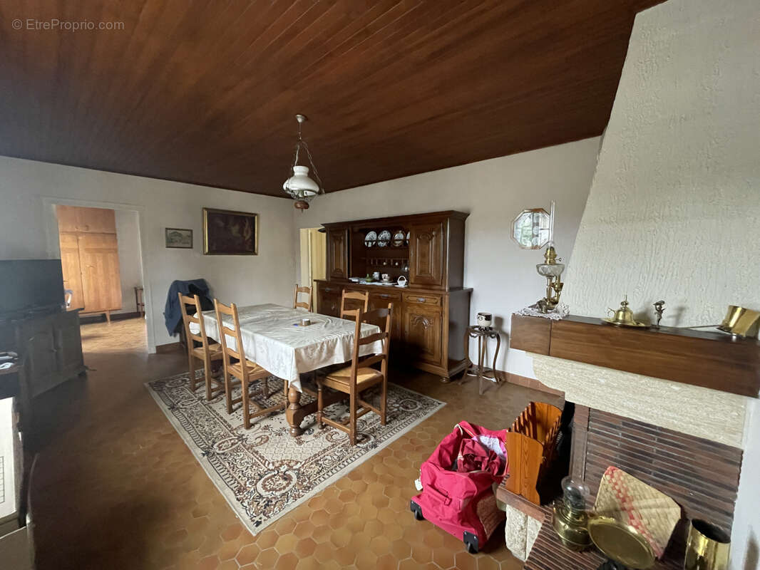 Maison de plain-pied avec terrain de 1 400 m2 et parcelle constructible - photo 5