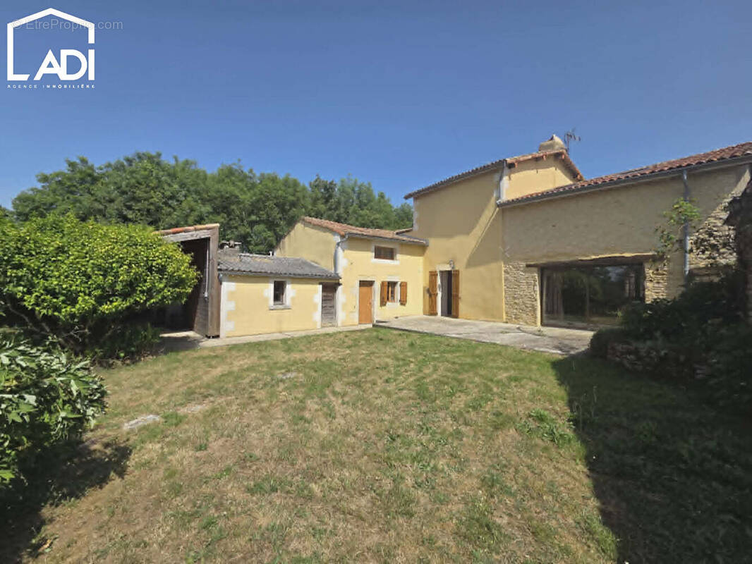 Maison à SAIVRES