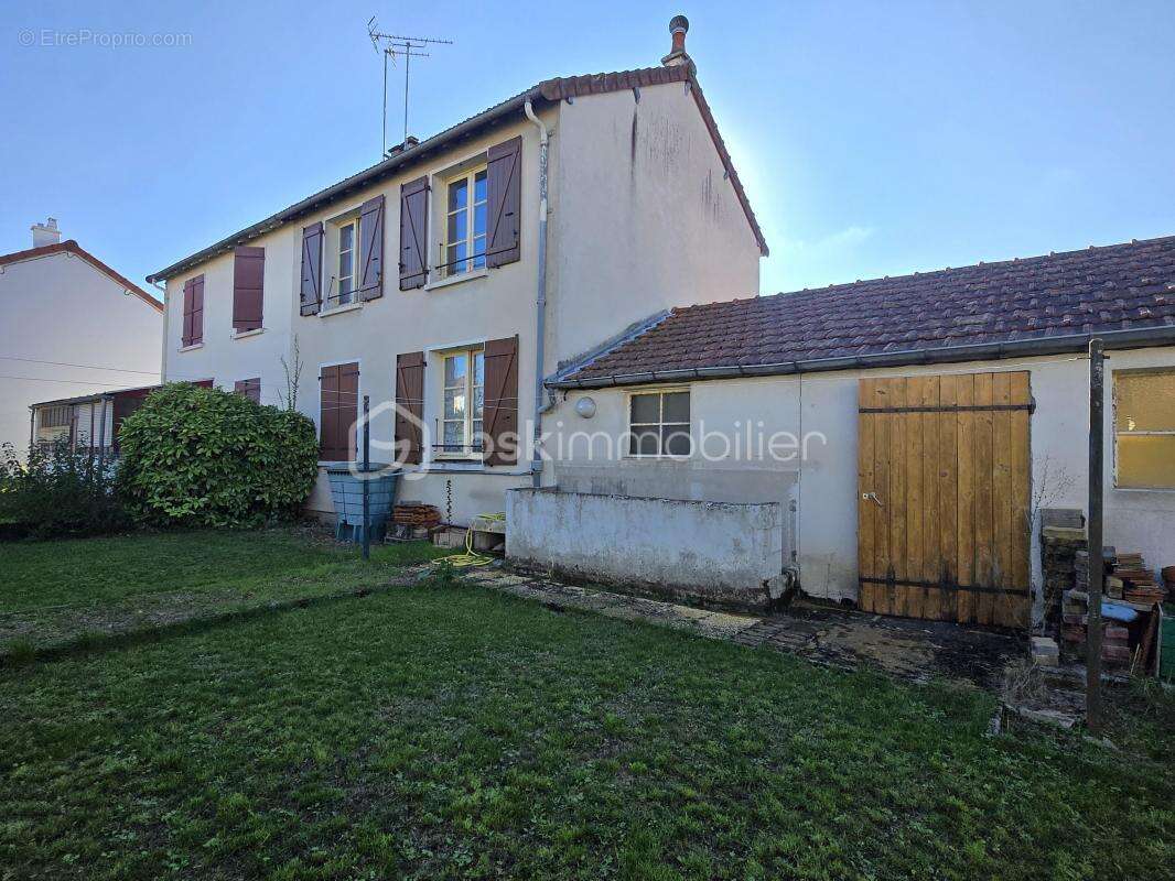 Maison à VARENNES-VAUZELLES