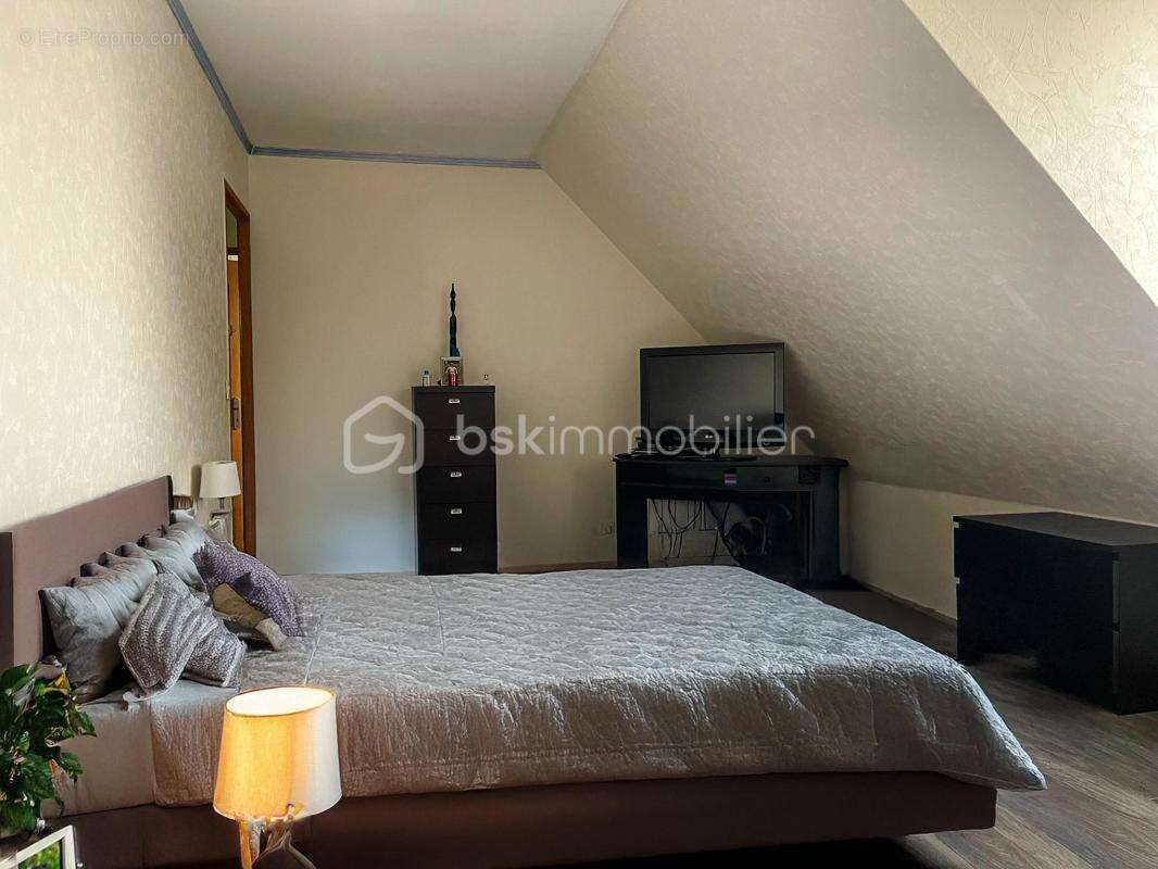 Maison à LONGPERRIER