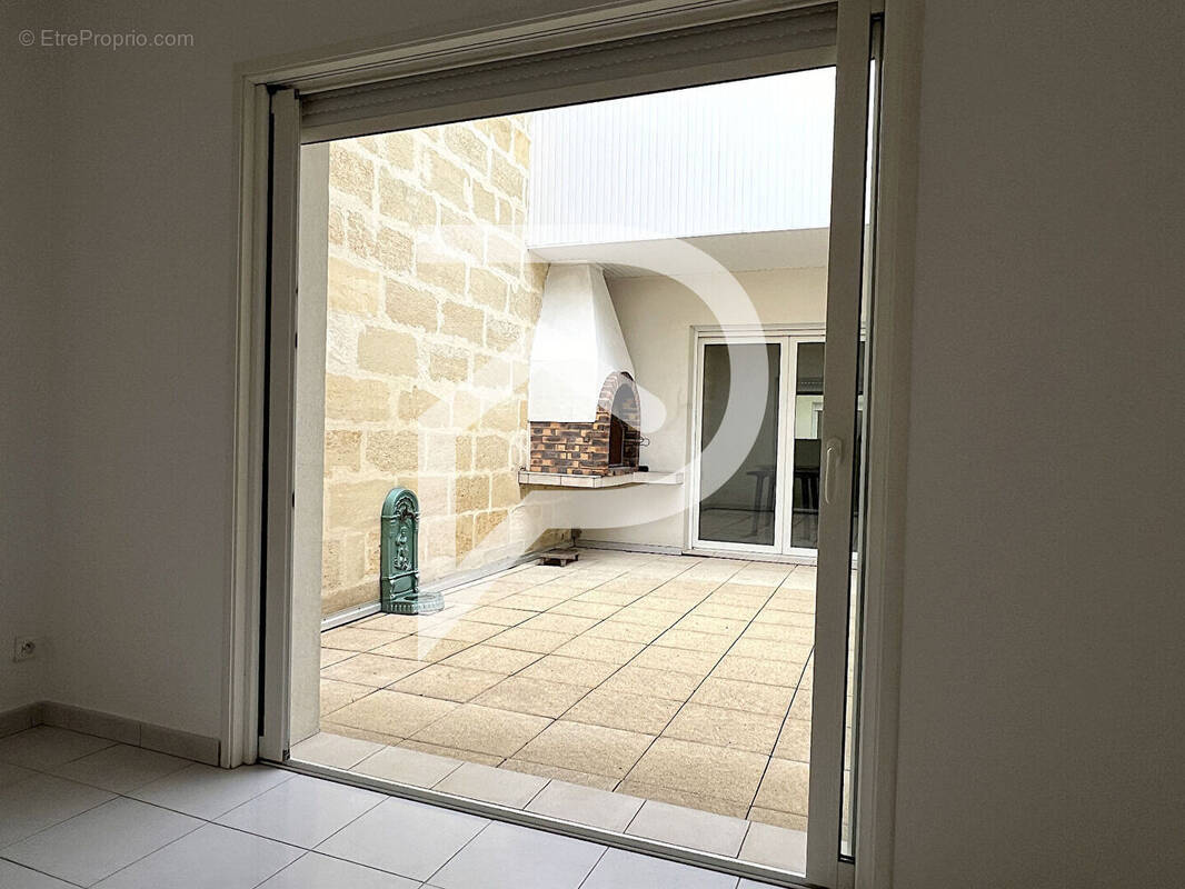 Maison à COUTRAS